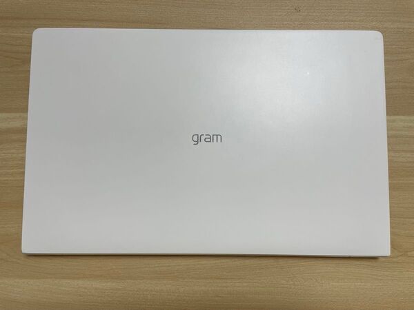 LG Gram 15.6インチ i5-8265U 16GB SSD 512GB