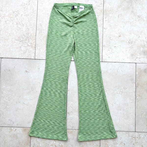 H&M 緑 グリーン y2kスタイル フレア リブ ストレッチ パンツ