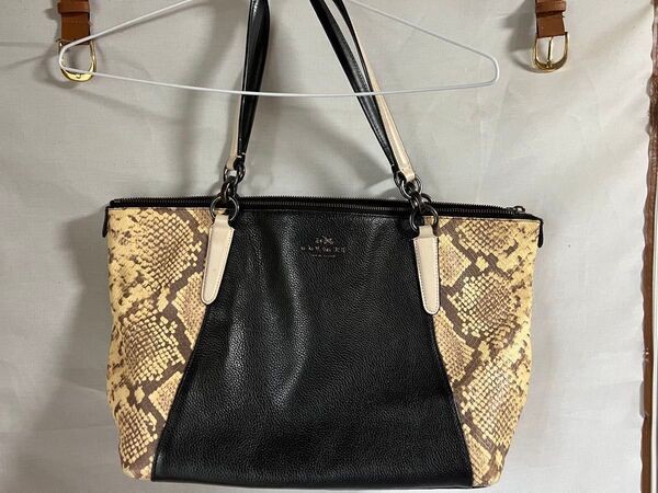 COACH トートバッグ 容量大 レザー 肩掛け コーチ ショルダーバッグ パイソン
