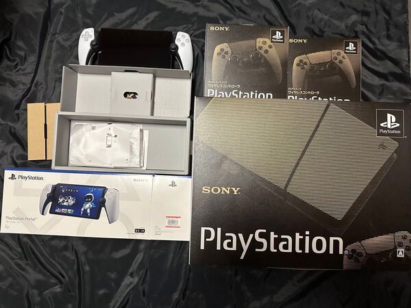 PS5 30周年 本体 デュアルセンスエッジ ワイヤレスコントローラー新品セット + PlayStation Portal 中古