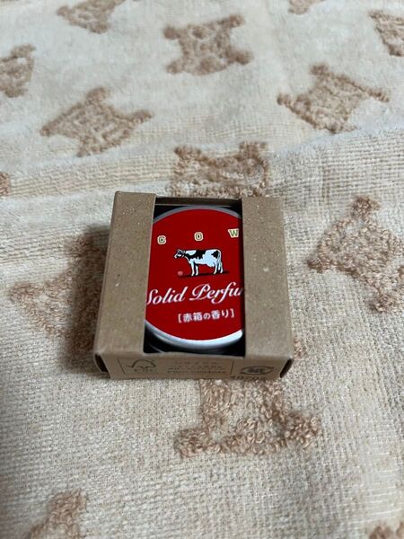 牛乳石鹸 赤箱 練り香水