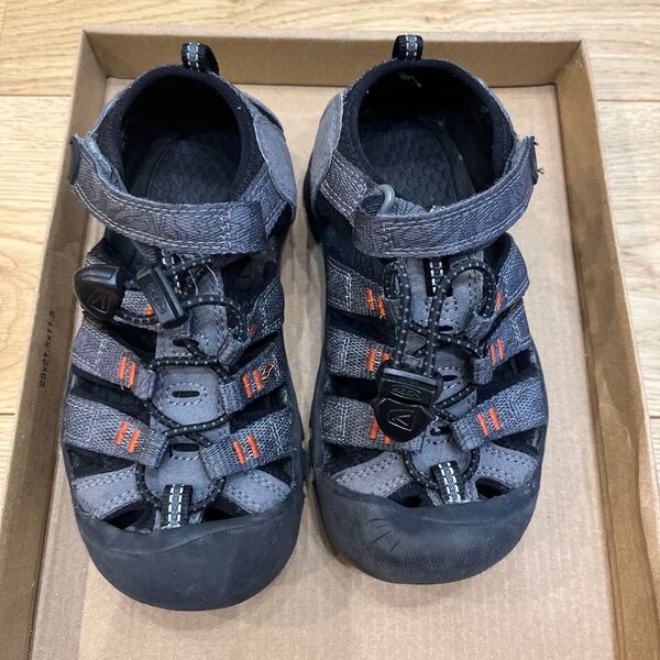 KEEN サンダル 18.5