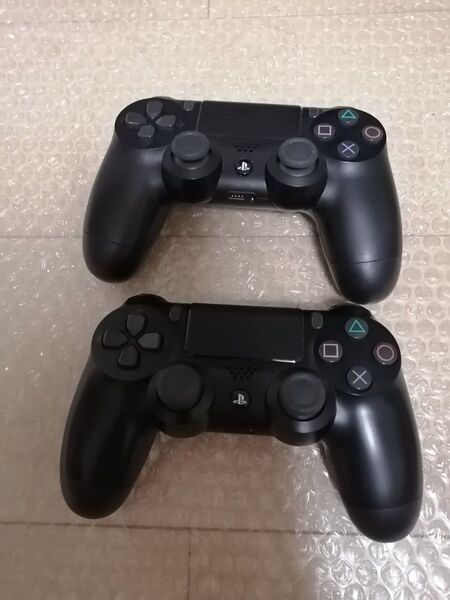 美品 PS4 ワイヤレスコントローラー(DUALSHOCK4) ジェット・ブラック CUH-ZCT2J 2台