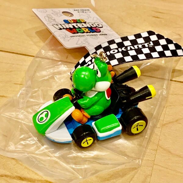 新品未使用 USJ スーパーニンテンドーワールド マリオカート ヨッシー キーホルダー ストラップ パーク限定