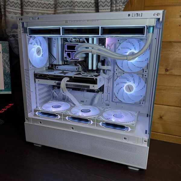 新品 ゲーミングPC Ryzen7 9700x RTX5070
