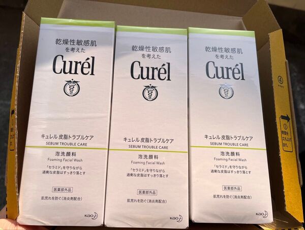 キュレル 皮脂トラブルケア 泡洗顔料 150ml×3本