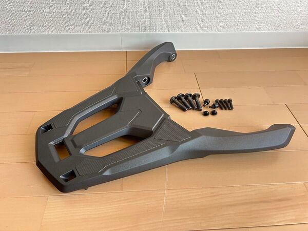 ホンダ Forza250 リアキャリア MF17 2025年モデル 未使用品 ボルト付き