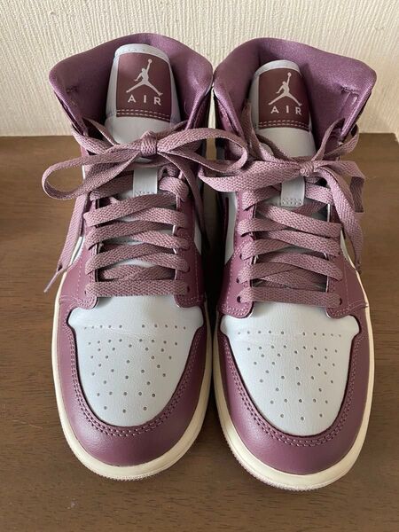 ナイキ エアジョーダン1 MID 25センチ