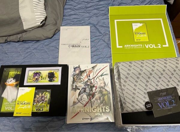 アークナイツ ARKNIGHTS OFFICIAL ARTWORKS VOL.2
