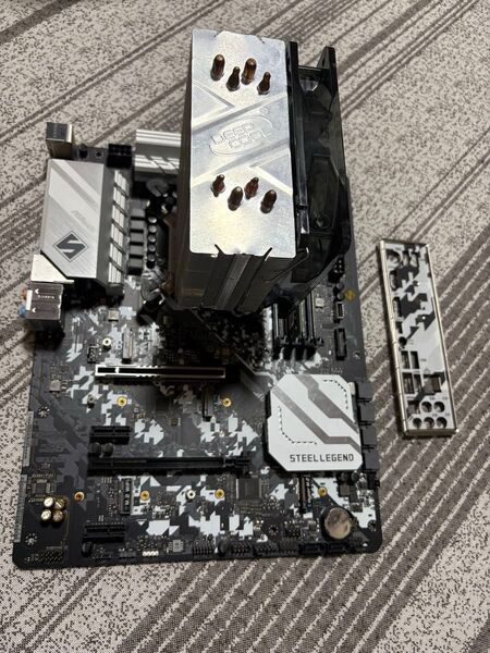 Intel i5 12600kとasrock b660 steel legendと16GBメモリとcpuクーラー 4点セット