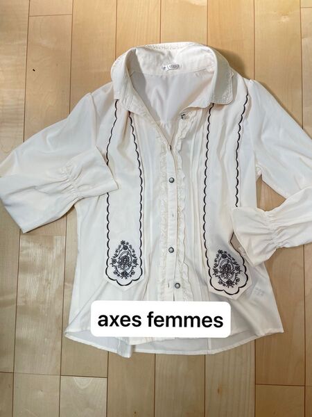 axes femme ブラウス 刺繍 フリル オフホワイト おすすめ