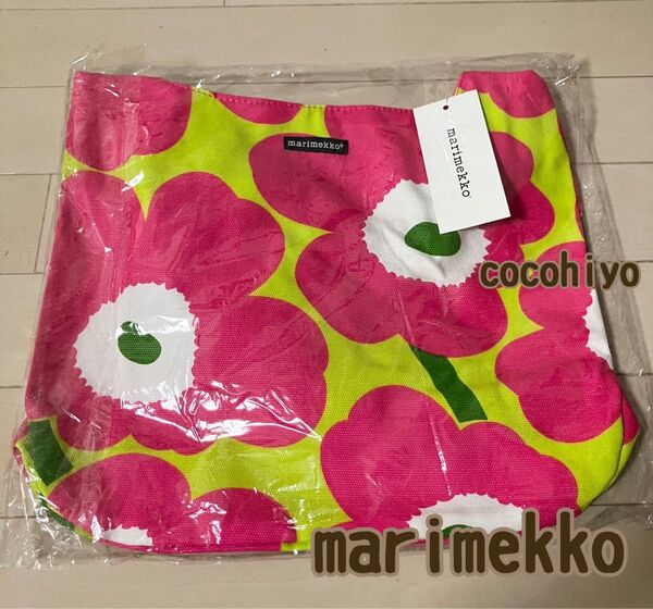 新品 marimekko マリメッコ ショルダーバッグ ウニッコ柄 ピンク×イエロー ピエニ 花柄 斜め掛け
