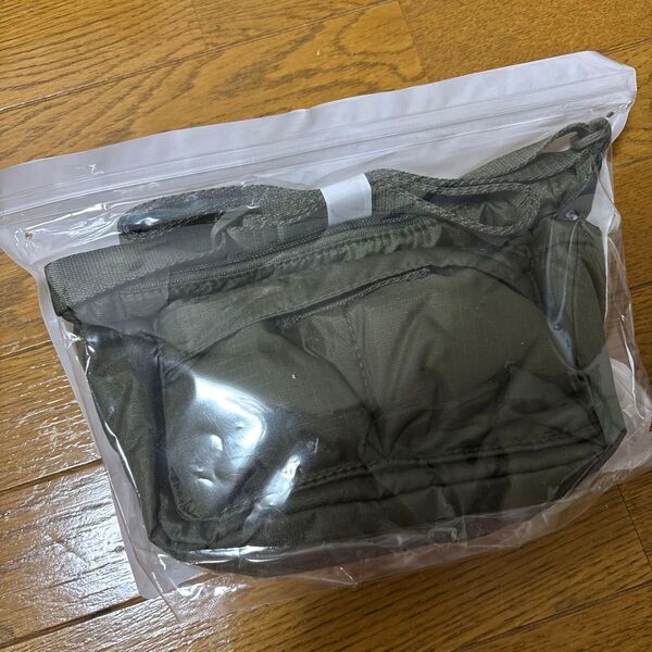 ユニクロ ショルダーバッグ(非売品)