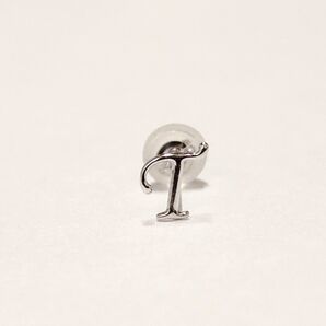 新品 K14ホワイトゴールドイニシャル『T』ピアス 片耳分