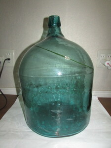 （旧家・蔵出し）（古い時代の全面気泡の大きなガラス瓶）貴重・珍品