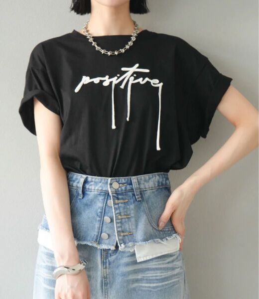 新品 コード刺繍ロゴTシャツ ブラック リュミエ lumier 同型