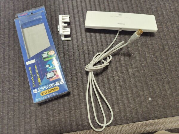 TOSHIBA 地デジ室内用アンテナ DUA-300