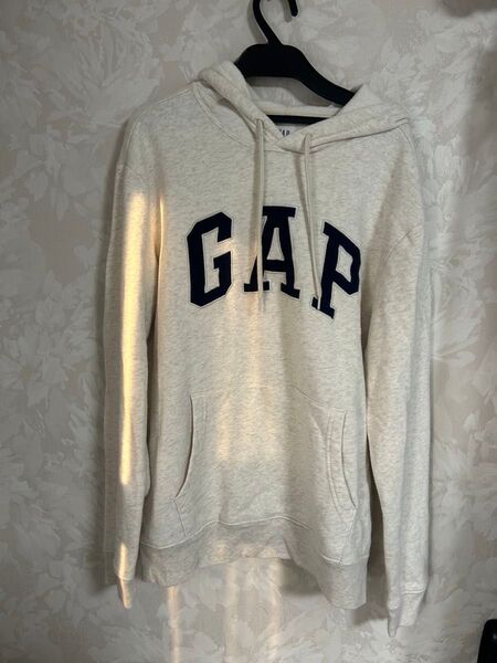 GAP ギャップ パーカー ロゴ&Tシャツ 2点セット 平日限定セール開催中 早い者勝ちでプレゼントがあります