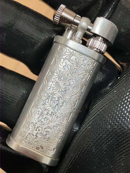 新品 オイルライター ハンマー式 銀色①
