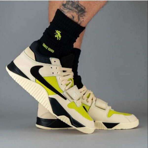 TRAVIS SCOTT × NIKE JUMPMAN JACK BRIGHT CACTUS 28.5cm