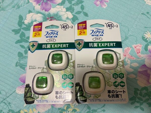 【4個セット】ファブリーズ 消臭芳香剤 車用 イージークリップ 抗菌エキスパート クリーン・エメラルド・ブリーズ 2.2mL
