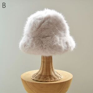 ボリュームファー バケットハット ベージュ