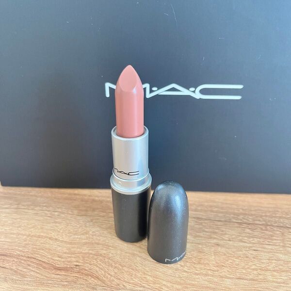 MAC リップスティック ハグミー マック