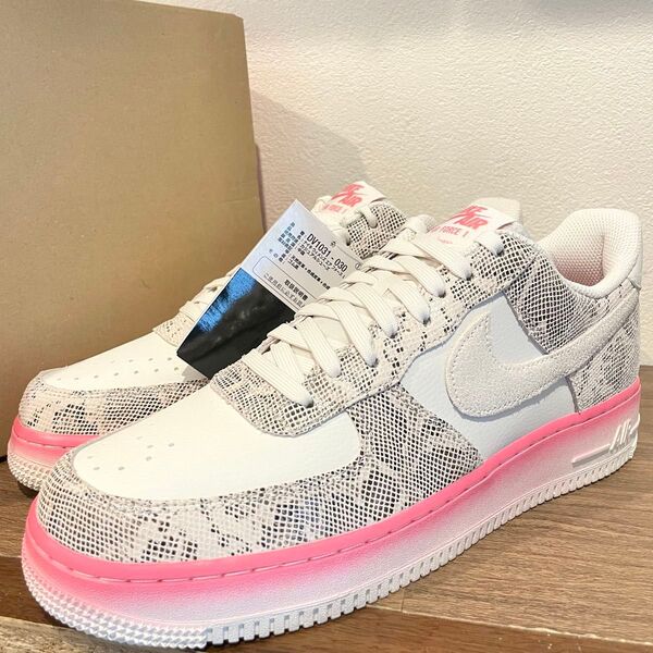 NIKE W AIR FORCE 1 '07 LX Our Force 1 ナイキ エア フォース ワン アワー フォース ワン