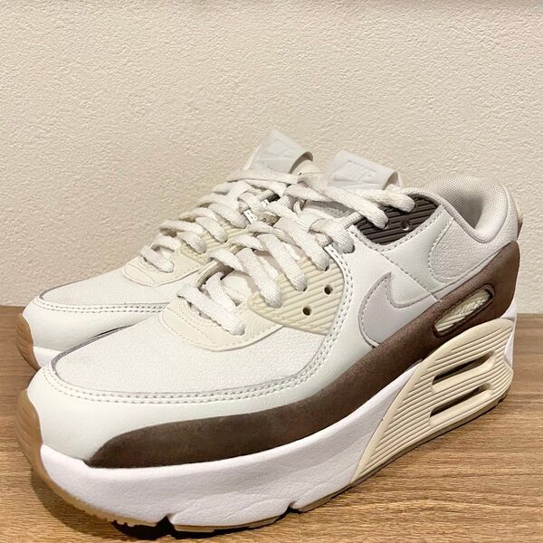 NIKE W AIR MAX 90 LV8 ナイキ エア マックス 90 ホワイトブラウン レディース FD4328-102