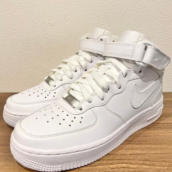 NIKE WMNS AIR FORCE 1 MID 07 LE ナイキ エア フォース ワン ミッド ホワイト366731-100