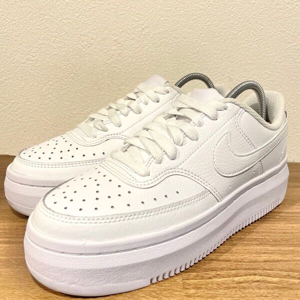 NIKE W COURT VISION ALTA LTR ナイキ コート ビジョン アルタ ホワイト レディース 24.5cm