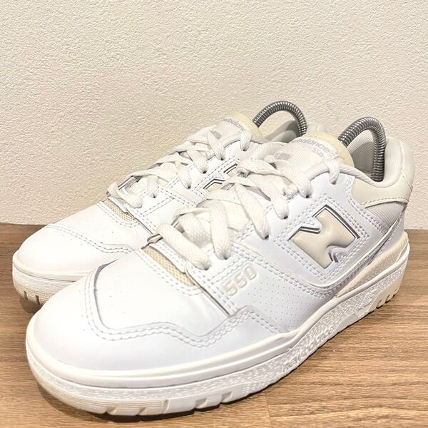 NEW BALANCE ニューバランス BBW550BK ホワイト ベージュ レディース ローカットスニーカーカジュアル 23cm