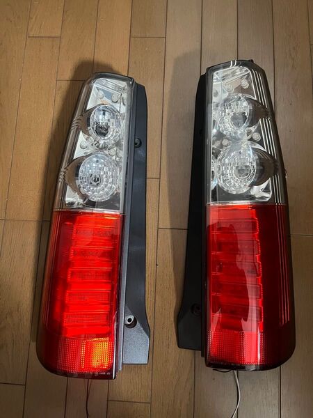 MH21S ワゴンR MJ21S AZワゴンのLEDテールランプになります。