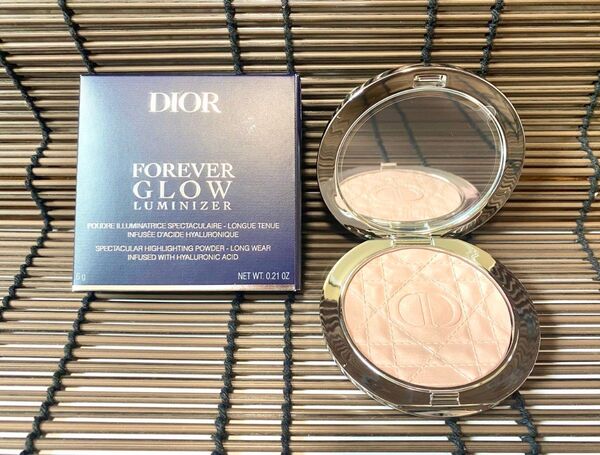 ディオールスキン フォーエヴァー グロウ ルミナイザー 03 ピンクヘイロー dior フェイスパウダー