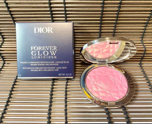 ディオールスキン フォーエヴァー グロウ ルミナイザー 04 ピンク ストロボ dior フェイスパウダー