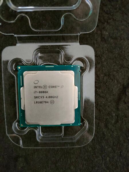 Intel Core i7-8086K 動作品