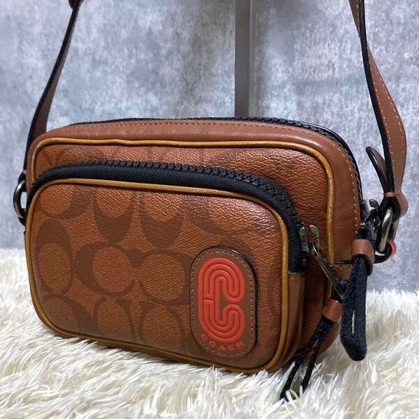 【極美品】COACH コーチ ショルダーバッグ 現行モデル レザー ブラウン シグネチャー カメラバッグ メンズ レディース