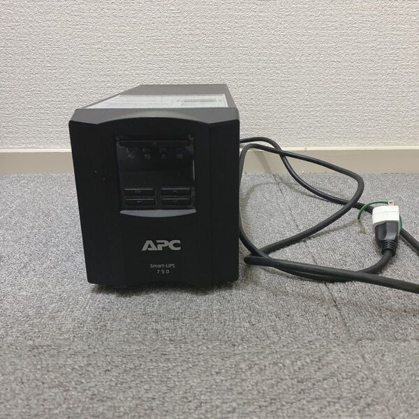 APC Smart-UPS 750 無停電電源装置 SMT750J ソケット付き