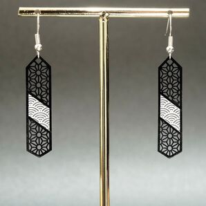 フックピアス 麻の葉と青海波模様(黒銀) おしゃれ 縁起物 和柄 日本