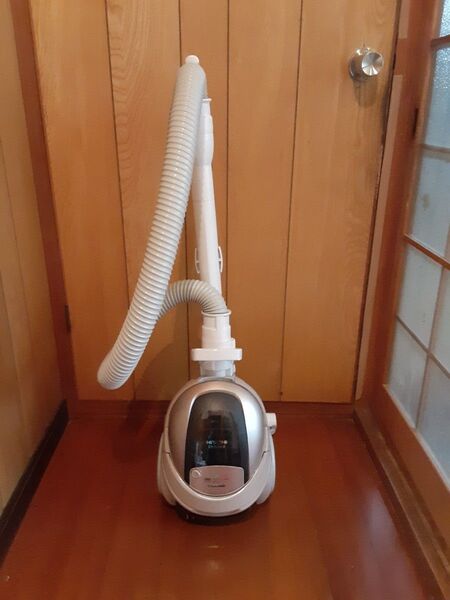 紙パック式掃除機【日立、CV-P205E8、説明書付き、紙パック2つ付き】