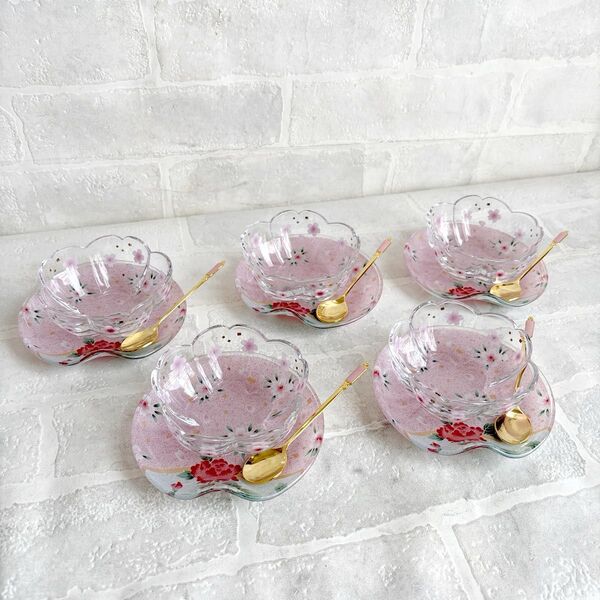 【新品】桜模様ガラス器 ソーサー スプーン 5点セット 桜、デザート皿 アイス ゼリー 和風 洋風 花柄 ガラス 小鉢 レトロ