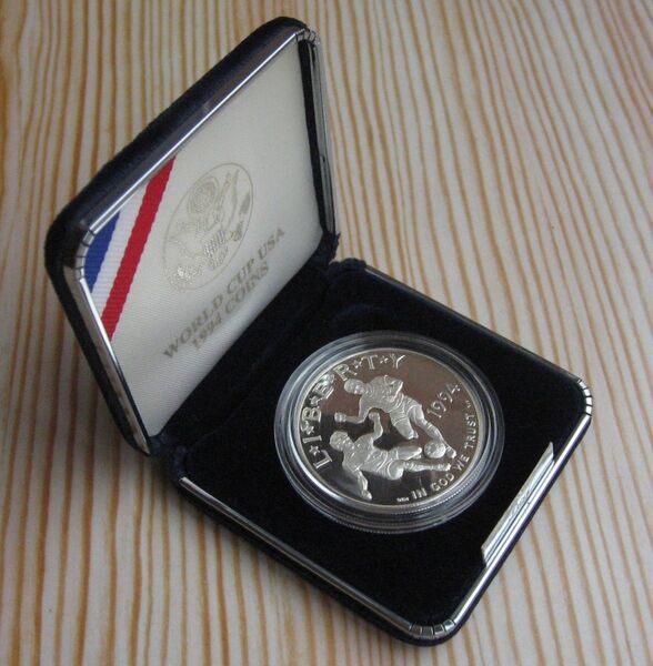 アメリカ 1994年 W杯記念1ドル銀貨