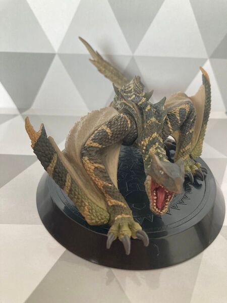 ティガレックス亜種 モンハン フィギュア