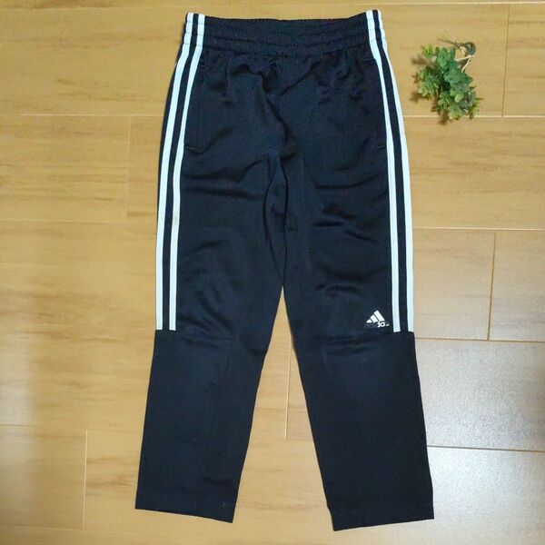 adidas 120 ジャージ 黒 白ライン入り