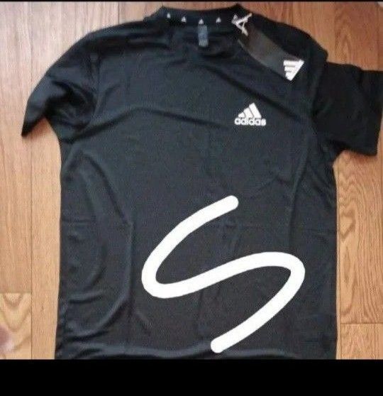 adidas ブラック Tシャツ 半袖Tシャツ サイズS サイズ間違えのクレーム不可 きちんとご確認お願いいたします。 同封不可