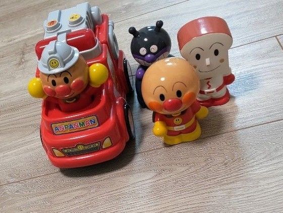 アンパンマン 消防車 おもちゃ まとめ売り 4個