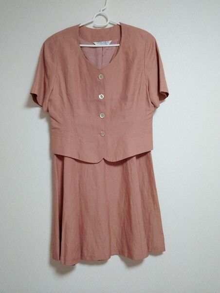 未使用 Laura Ashleyローラ・アシュレイ コットンリネンセットアップ size11 サーモンピンク系