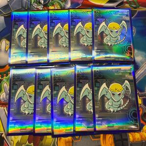 【特価】遊戯王 ちびブルーアイズ スリーブ 青眼の白龍 光沢 艶有り 10枚