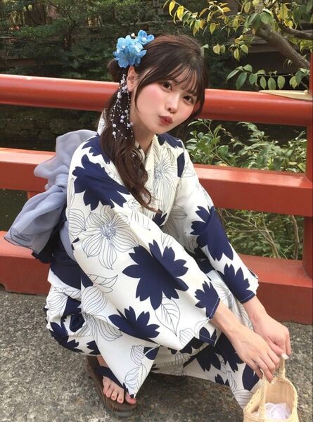 抽象花柄浴衣セット◆白地にネイビーの大判花柄 濃紺 レトロ◆浴衣 作り帯 セット
