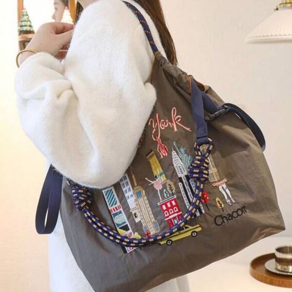 ストラップつき ショルダーベルトつき 2WAY ハンドバッグ ショルダーバッグ トートバッグ 軽量 ナイロン 刺繍 レディース